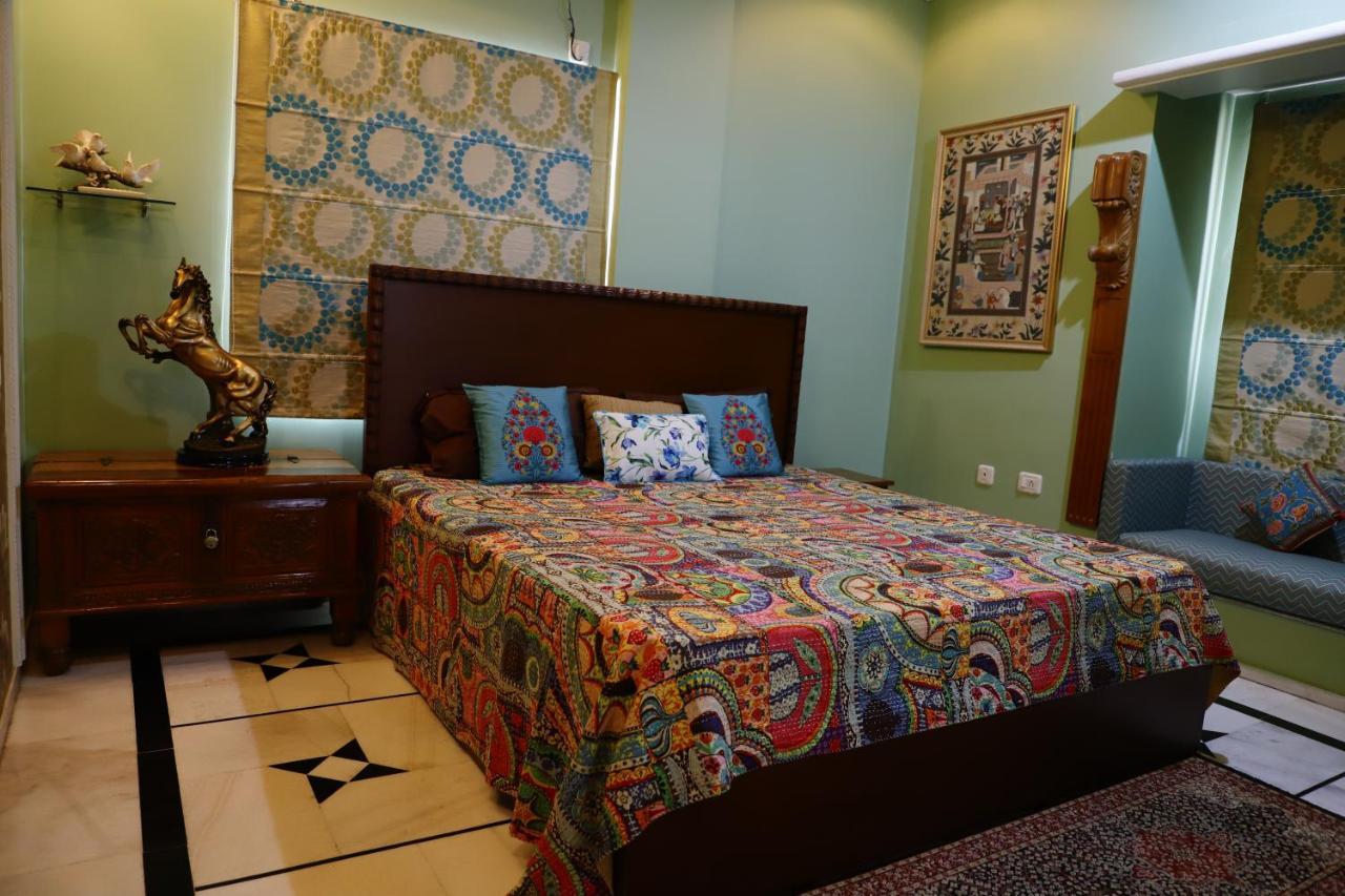 Aura Homestay Royal Villa Jaipur Rum bild